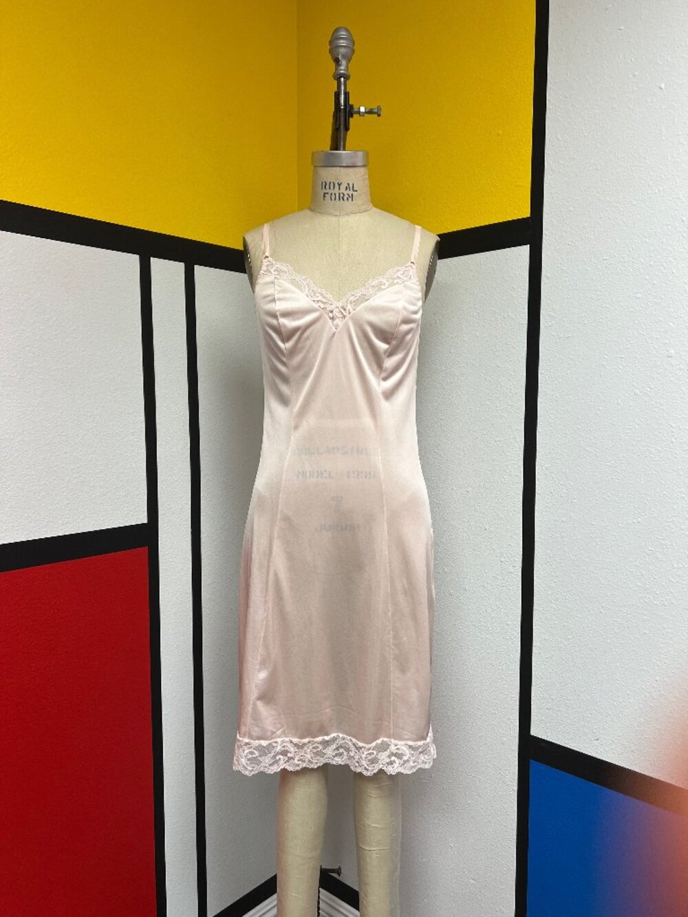 EUC Vintage 70s Maidenform ILGWU Lace Trim Pink Slip Dress Size 34 Small